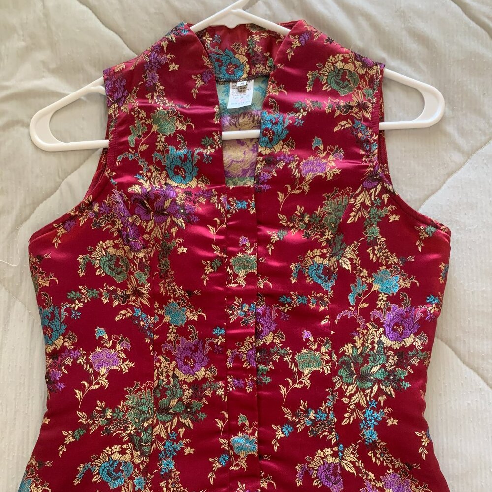 Vintage Red Floral Brocade Sleeveless Satin Top Cheongsam V-Neck Blouse S - Picture 2 of 9